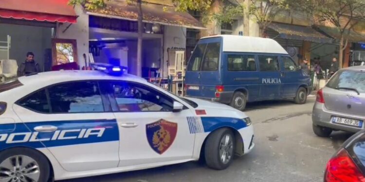 ARRESTOHET 53-VJEÇARI NË BALDUSHK/ Dyshohet se kreu marrëdhënie me dhunë me të renë