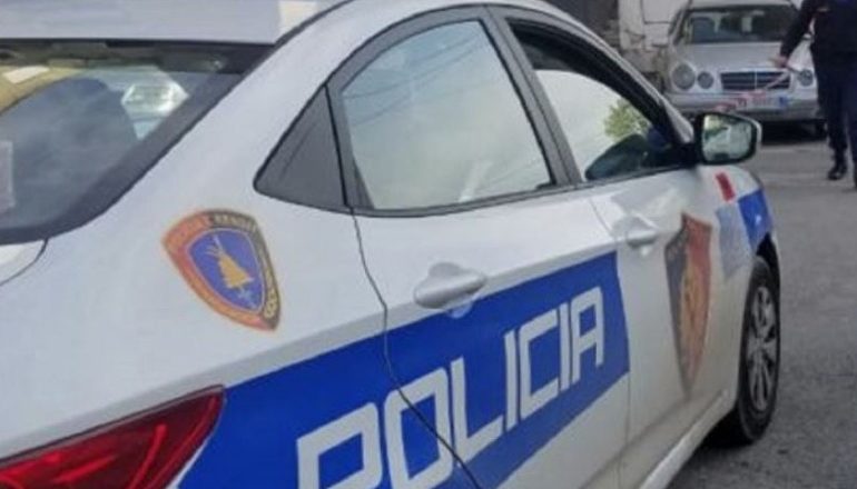 NDODH NË ELBASAN/ Ushtroi dhunë ndaj babait dhe i vodhi paratë, në pranga 31 vjeçari