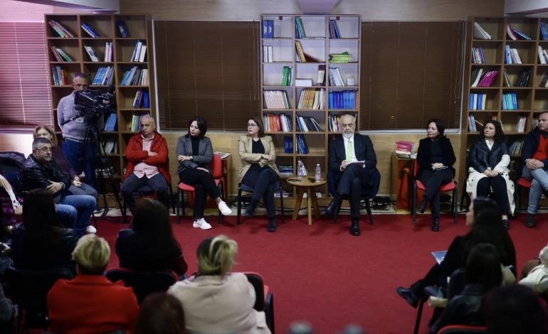 “SHQETËSIME SERIOZE…”/ Rama në takimin këshillues për kufizimin e TikTok: Ka tensioni artificial që afekton edhe fëmijët