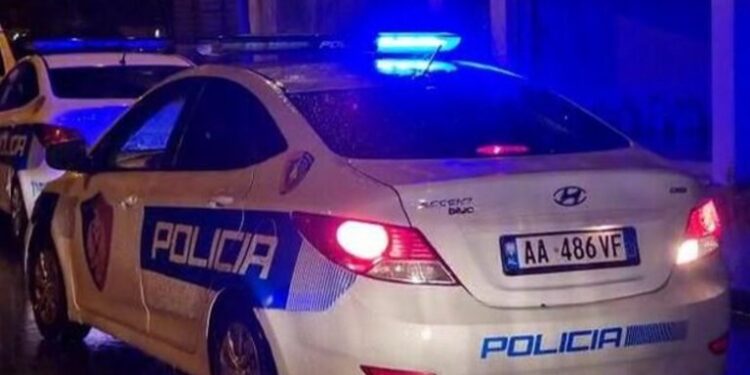 SËRISH SULME ME THIKË/ Dy vëllezërit plagosin 32-vjeçarin në Durrës, përfundojnë në pranga