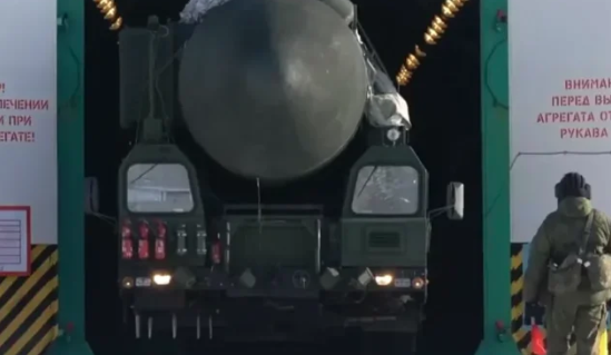 “ARMËT ATOMIKE JANË GATI PËR PËRDORIM”/ Dezertori rus tregon sekretet e Putinit në bazën bërthamore
