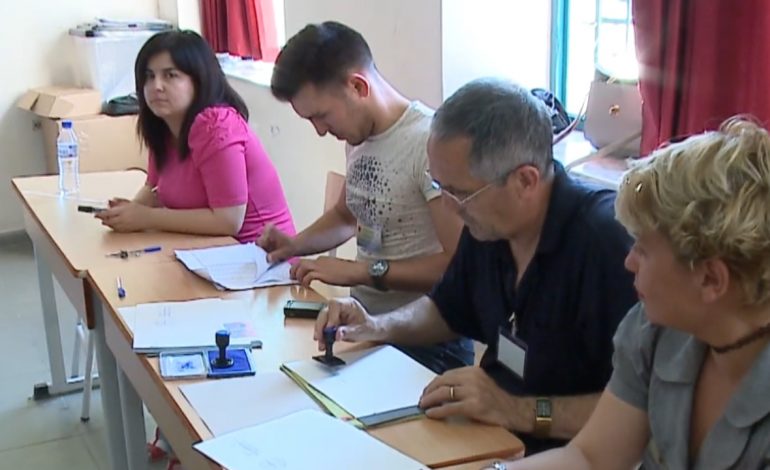 RREZIKOHET VOTA E EMIGRANTËVE/ Gjiknuri propozon që të bëhen ndryshime në Kodin Zgjedhor bashkë me opozitën