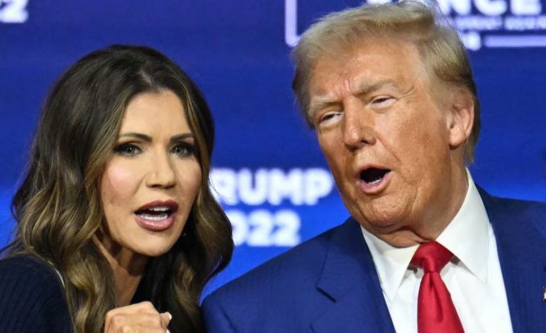 BESNIKE E TIJ/ Trump pritet të zgjedhë Kristi Noem si Sekretare të Sigurisë Kombëtare