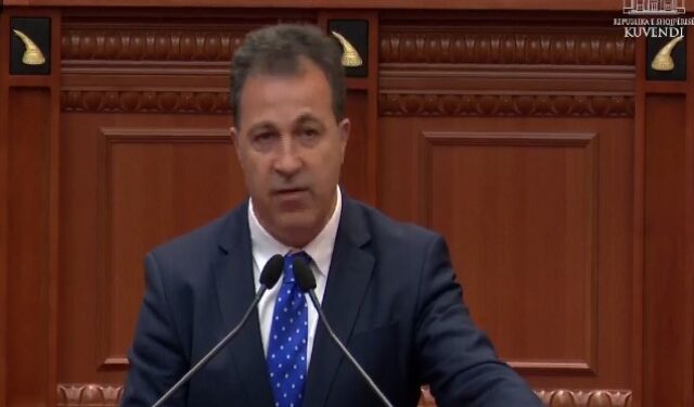DEBATE PËR “STERILIZIMIN”/ Niko Peleshi akuza opozitës: Vratë Komisionin Hetimor gjatë natës…