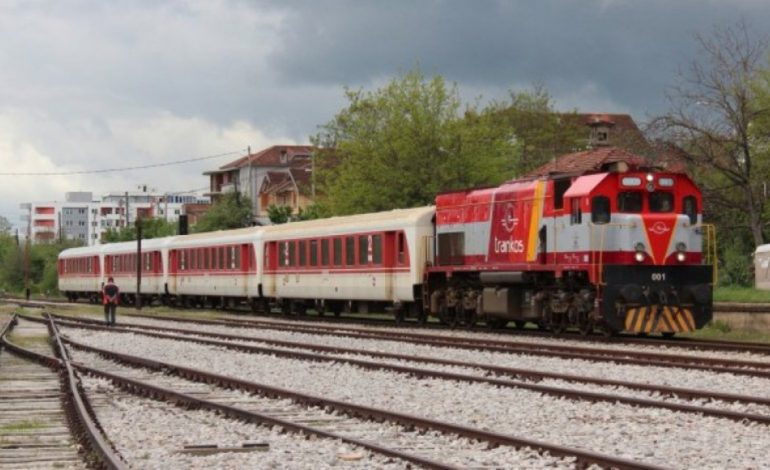 E RËNDË/ Shqiptari tenton të vetëvritet, i del para trenit dhe…