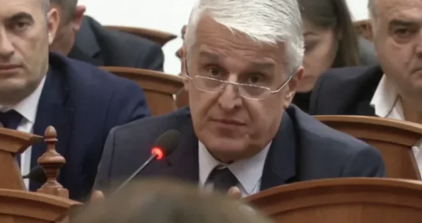 IRONI ME OPOZITËN/ Majko: Edhe unë, kur humbiste Flamurtari, e shaja nga nëna arbitrin…