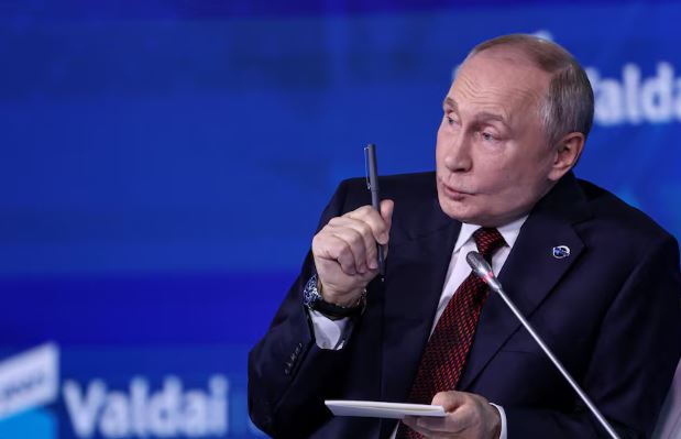 “JEMI GATI TË FLASIM”/ Putin uron Trump për fitoren e zgjedhjeve, e lavdëron për guximin e treguar pas atentatit