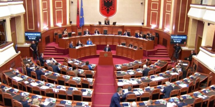 MBLIDHET SOT KUVENDI/ Çfarë pritet të ndodhë në seancën plenare
