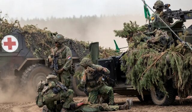 EUROPA GATI PËR LUFTË/ NATO mobilizon 800 mijë trupa dhe 200 mijë automjete!