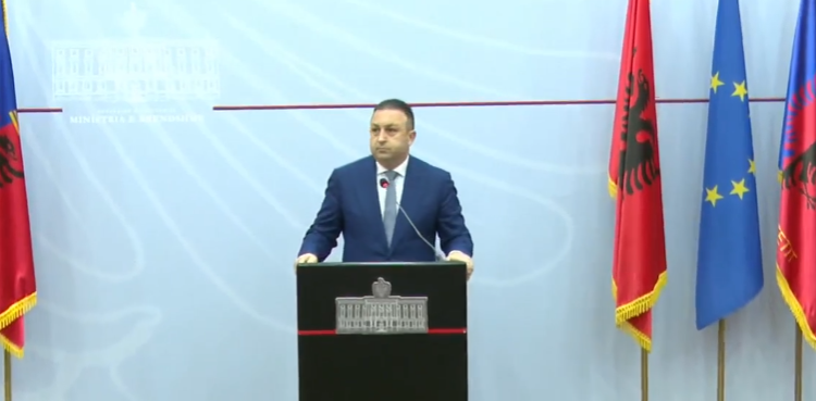 EMRAT/ Prezantohen 12 drejtorët e rinj të Policisë së Shtetit