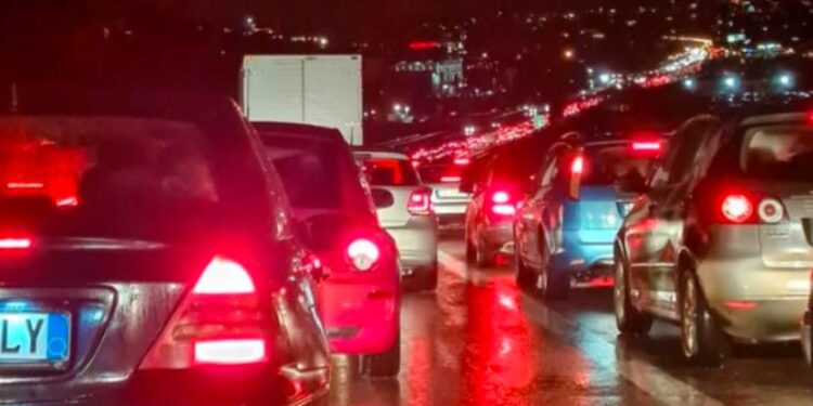 FLUKSI I SHTUAR/ Policia plan operacional për ditët e festave. Shërbime 12 orë në ditë, rrugët nën monitorim