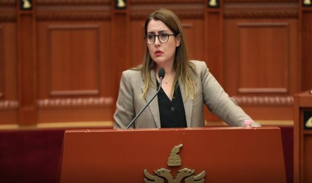 MARRËVESHJA PËR LABORATORËT INTILIGJENTË/ Manastirliu: Rrisim aftësitë digjitale të nxënësve