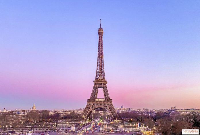 PANIK NË PARIS/ Bie zjarr në Kullën Eiffel, evakuohen 1200 persona