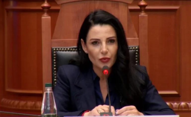 “ULET ÇMIMII ENERGJISË ELEKTRIKE”/ Balluku- opozitës: Ju na ndërprisnit dritat dhe jetonim në errësirë