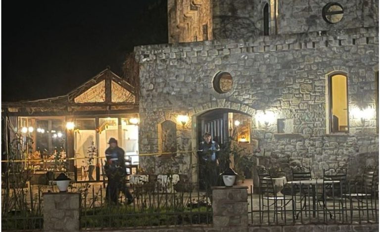 VRASJA NË NDROQ/ Policia i gjen viktimës pistoletë në trup, shumë persona të shoqëruar! Kërkime për autorin Julian Gjoshi