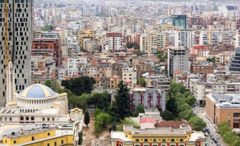BASHKIA JEP LAJMIN E MIRË PËR FAMILJET/ Hapen aplikimet për 1200 kredi të buta. Ja kriteret dhe procedurat