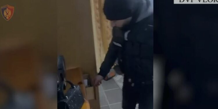 OPERACIONI ANTI-DROGË/ Policia e Vlorës çmonton grupin, përfundojnë në pranga 11 persona