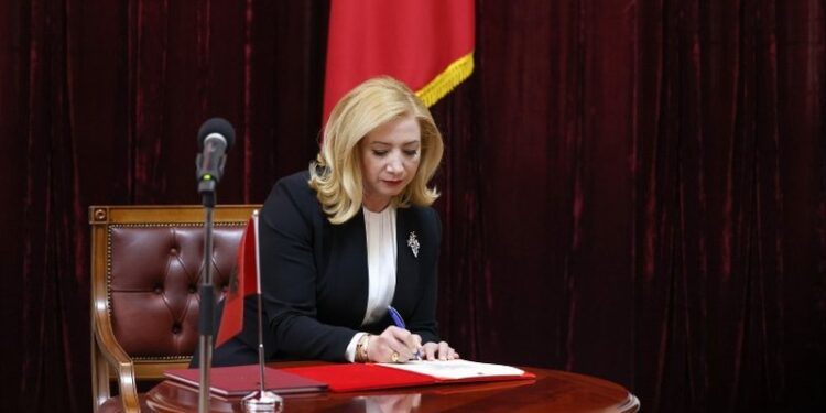 SHTYHET SEANCA/ ‘Kushtetuesja’: Zaçaj të japë opinion me shkrim mbi aktet e GJL