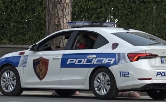 E RËNDË NË BERAT/ I shkuan në banesë dhe plagosën 3 persona me thikë, kapen babë e bir (EMRAT)