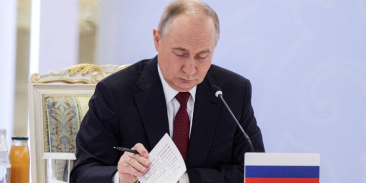 RUSI/ Putin rrit me 25% shpenzimet ushtarake për 3 vitet e ardhshme, miratohet buxheti më sekret në historinë post sovjetike