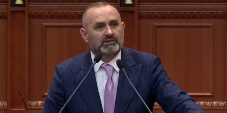“ASKUSH MBI LIGJIN”/ Manja vlerëson punën e SPAK: Ka “goditur” ish-presidentë dhe ish-kryeministra