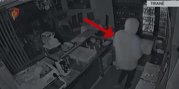 GRABITI 16 BIZNESE/ Arrestohet 32-vjeçari përdorues i kokainës në Tiranë