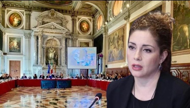 MANDATI I XHAÇKËS/ Komisioni i Venecias i jep të drejtë mazhorancës: Deputetët nuk mund të detyrohen si duhet të votojnë