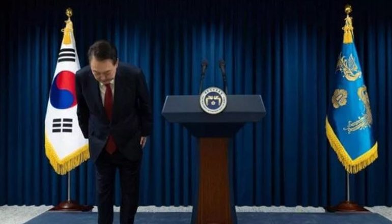 SHPALLI LIGJIN USHTARAK/ Presidenti i Koresë së Jugut kërkon falje, por nuk dorëhiqet: E bëra nga dëshpërimi