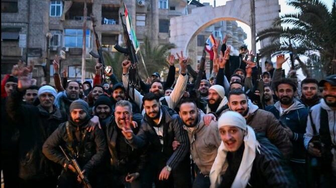 MERR FUND SUNDIMI 50-VJEÇAR I FAMILJES ASSAD/ Rebelët marrin Damaskun: Po nis një epokë e re