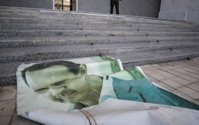 PAMJET/ Momenti kur forcat rebele mësyjnë pallatin e Bashar al-Assad në Damask