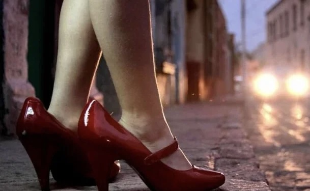 DYSHOHET SE USHTRONIN PROSTITUCION/ Çfarë ndodhi me katër të huajt në Vlorë