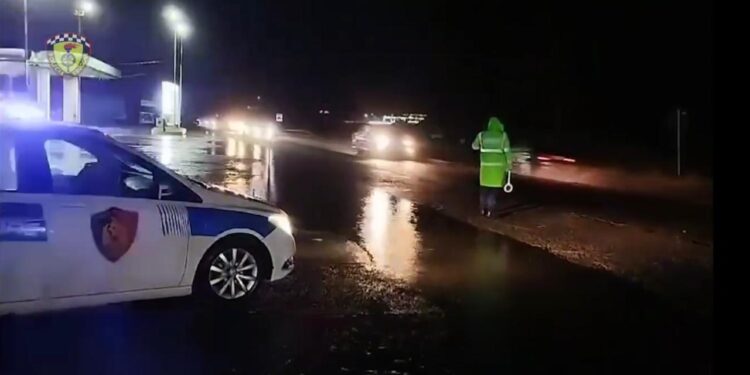 MOTI I KEQ/ Policia Rrugore apel drejtuesve të mjeteve dhe këmbësorëve: Bëni kujdes! Respektoni Rregullat e Qarkullimit