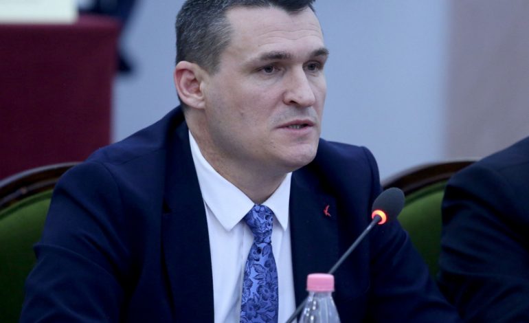 U VLERËSUA NGA SHBA/ Profili i prokurorit të hekurt që po ndëshkon peshkaqenët e korrupsionit