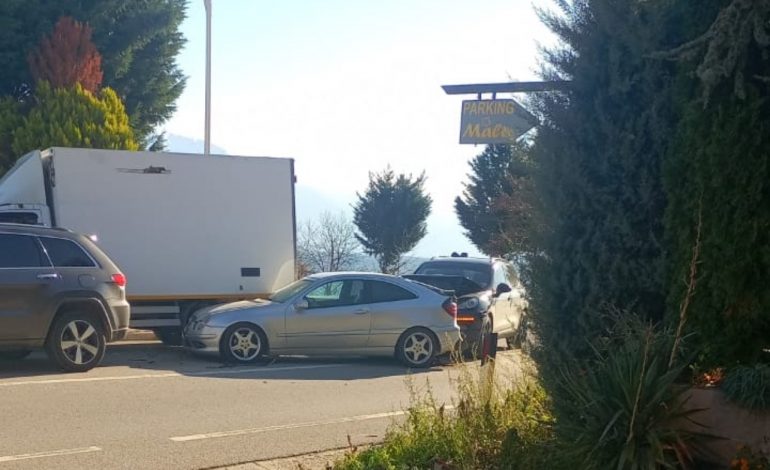 PAMJET E FRIKSHME/ Aksident i trefishtë në Pogradec, makina përplaset me…