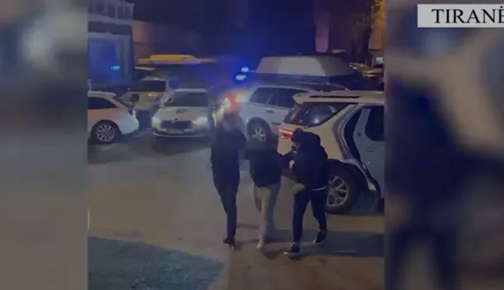 POLICIA AKSION NË TIRANË/ Arrestohen katër gazetarët e një portali lajmesh, shisnin ekstazi në ish-Bllok