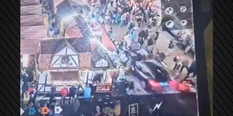 SULMI TERRORIST NË GJERMANI/ Dalin pamjet kur “BMW” merr përpara njerëzit