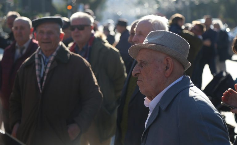 MIRATOHET BONUSI I PRANVERËS/ Deri në 100 mijë lekë për pensionistët! Zbardhet vendimi i qeverisë, ja si ndahen kategoritë