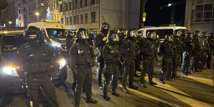 SULMI I TMERRSHËM NË MAGDEBURG/ Qytetarët dhe aktivistët dalin në protestë: Ata që nuk e duan Gjermaninë, të largohen