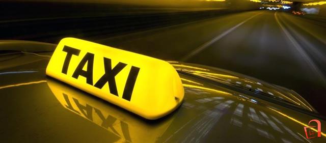 GRABITI ME DHUNË KLIENTIN DHE E ZBRITI NGA MJETI/ Arrestohet taksisti në Tiranë