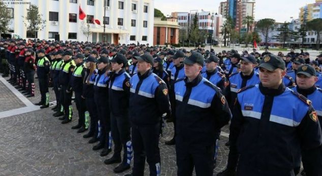 LAJM I MIRË/ Shpërblim edhe për 8 mijë policë për festat e fundvitit! Vendimi brenda javës