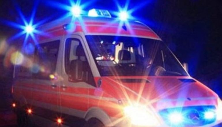 TRAGJIKE NË MAT/ Humbi kontrollin e makinës, 40 vjeçari përplas për vdekje të moshuarin