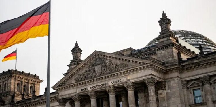 ZGJEDHJET NË GJERMANI/ Kush kryeson garën dhe si luhaten kuotat për kancelar! Çfarë tregojnë sondazhet