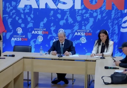 SPAK KËRKON TA “MBYLLË” NË SHTËPI/ Berisha bën bilancin e opozitës: Viti i ngritjes së fuqishme