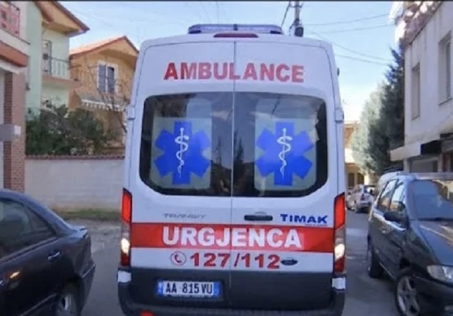 E RËNDË/ Pas konfliktit me burrin, gruaja hidhet nga ballkoni i banesës në Tiranë! Arrestohet 52-vjeçari