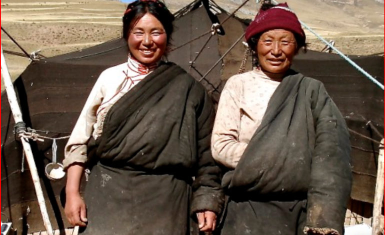NDODH NË NEPAL/ Burri NDAN gruan e tij me vëllezërit dhe babanë, në fisin ku ende ekziston POLIANDRIA