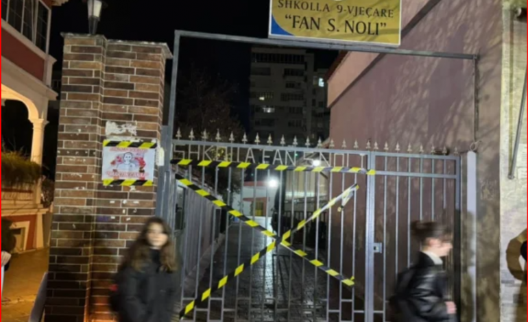 VRASJA E MARTIN CANIT/ Qytetarët sërish protestë para Ministrisë së Arsimit