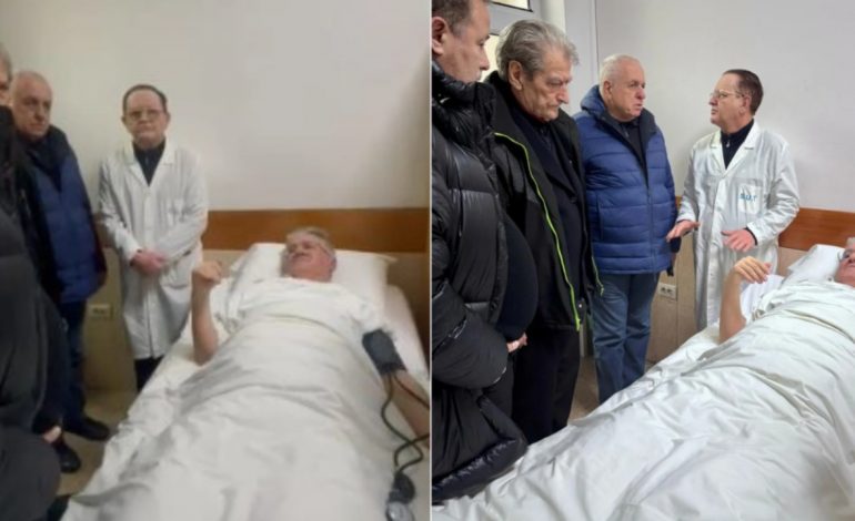 FOTOLAJM/ Berisha viziton Gjekmarkajn në Spitalin e Traumës