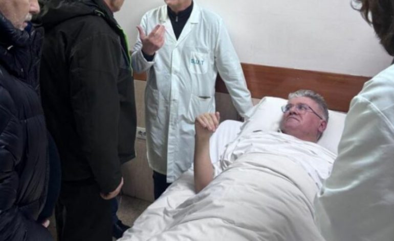 HUMBI NDJENJAT GJATË PROTESTËS SË DITËS SË DJESHME/ Agron Gjekmarkaj del nga spitali