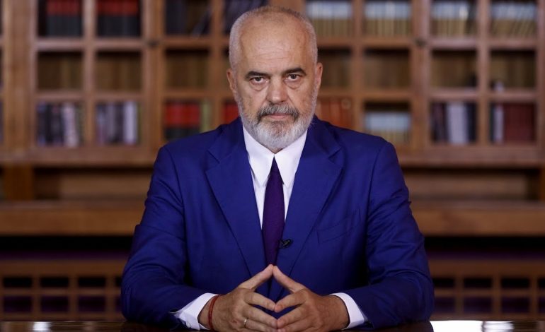 JEP LAJMIN E MIRË/ Rama: Mbi 51 mijë pensionistë kanë tërhequr bonusin e fundvitit