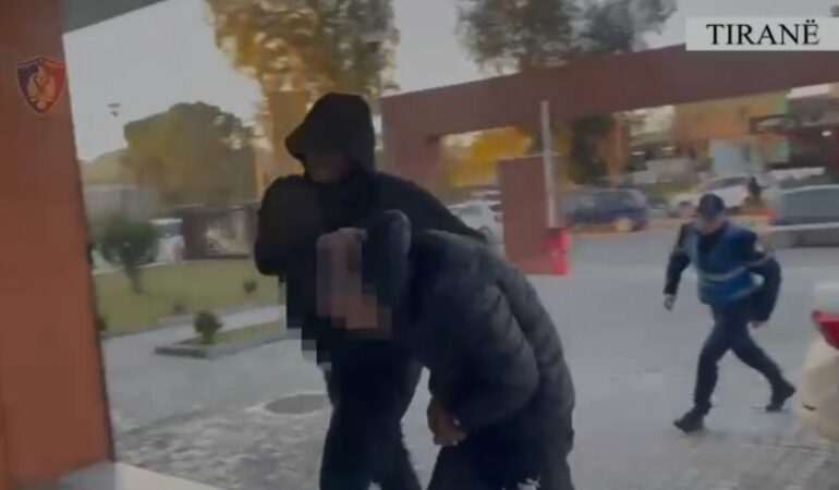 SHPËRNDANTE DROGË NË KOMBINAT/ Arrestohet 47-vjeçari. Çfarë ndodhi me blerësin